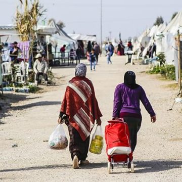 В Северной Африке сотни мигрантов штурмуют испанский анклав