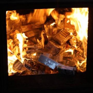 Во Львовской области сожгли контрабандные сигареты на более 560 тыс. гривен