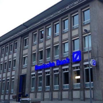 В Deutsche Bank проводят обыски из-за подозрения в отмывании денег