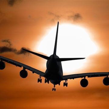 В Австралии самолет вернулся в аэропорт из-за сообщения об угрозе