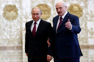 Журналисты Bloomberg пояснили, с помощью чего Путину удастся присоединить Беларусь