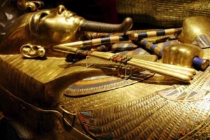 “Это самое удивительное открытие за всю мою карьеру”, – археолог нашел утерянные артефакты Тутанхамона