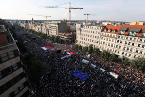 “Друга Путина” в отставку: в Чехии впервые за 30 лет на акцию протеста вышло более 250 тыс. человек