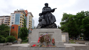 Вслед за Чехией Болгария хочет снести памятники СССР: появилась реакция России